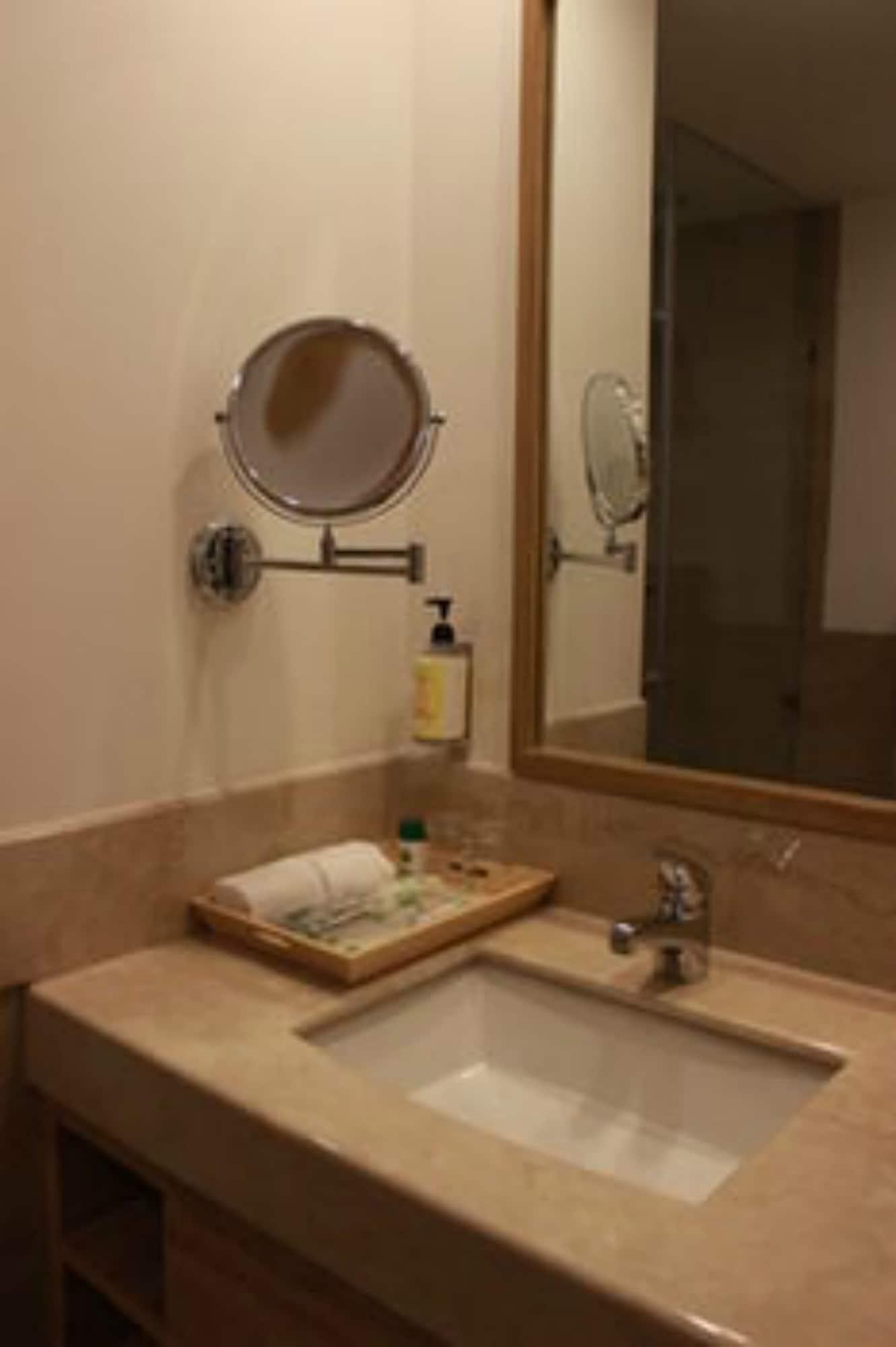 Lemon Tree Hotel Shimona Chennai Exterior photo