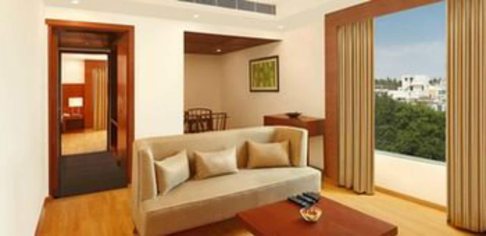 Lemon Tree Hotel Shimona Chennai Exterior photo