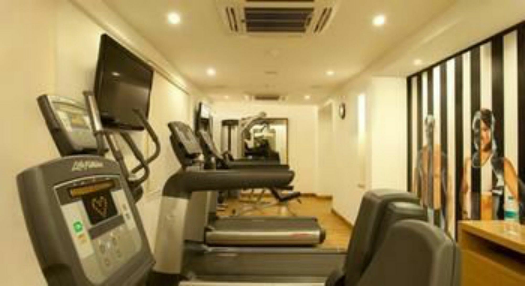 Lemon Tree Hotel Shimona Chennai Exterior photo