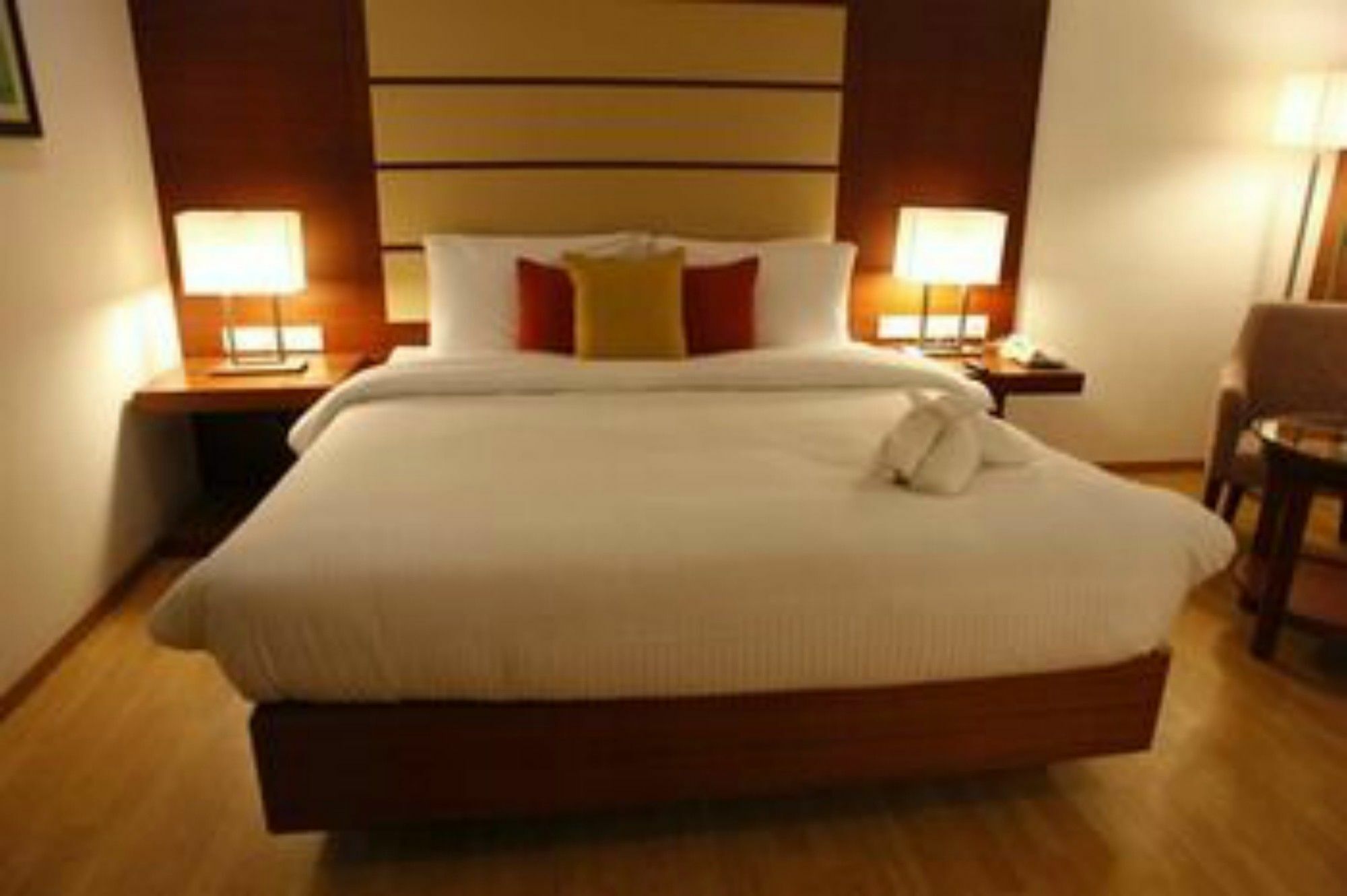 Lemon Tree Hotel Shimona Chennai Exterior photo