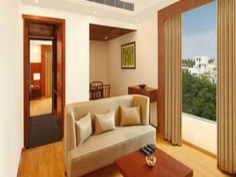 Lemon Tree Hotel Shimona Chennai Exterior photo