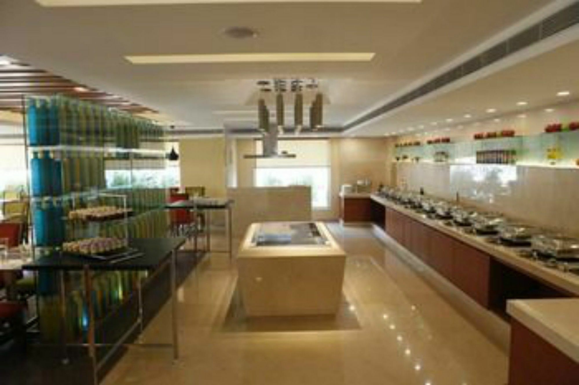 Lemon Tree Hotel Shimona Chennai Exterior photo